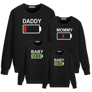 Daddy mommy and baby family matching outfits battery clothes kids sets sweatshirt funny look mom dad son daughter cotton print - MOUALHANE